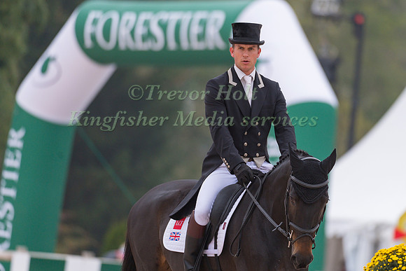 TOM JACKSON (GBR) AND WALTHAM FIDDLERS FIND