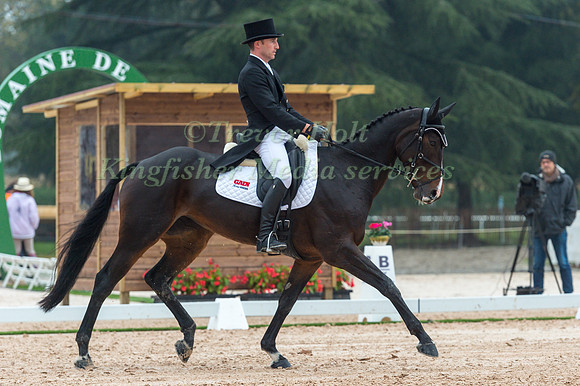 Ciaran Glynn (IRL) riding November Night