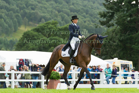 KIRSTY JOHNSTON (GBR) RIDING CLASSIC VI