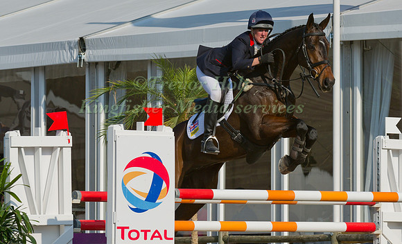 Nicola Wilson and Bee Diplomatic