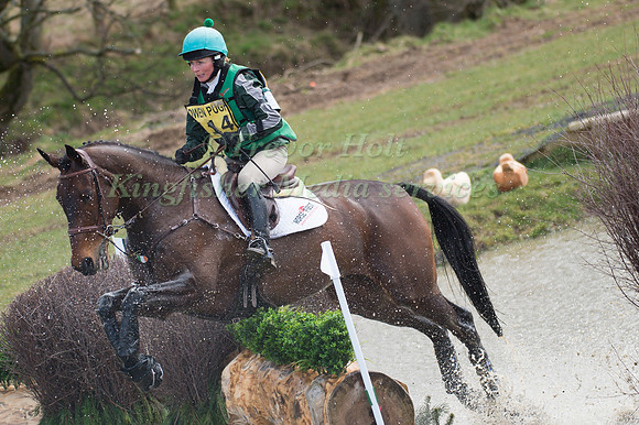 Sarah Ennis riding BLM Diamond Delux