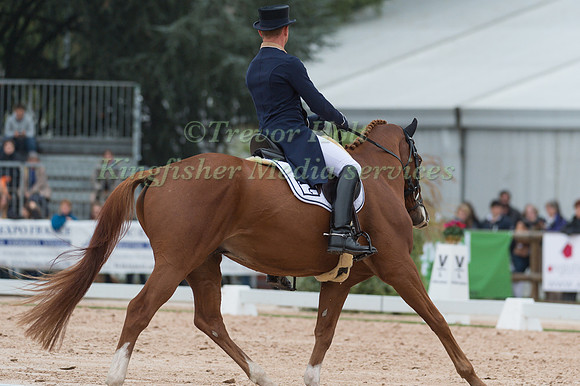 Michael Jung (GER) riding FIschertakinou