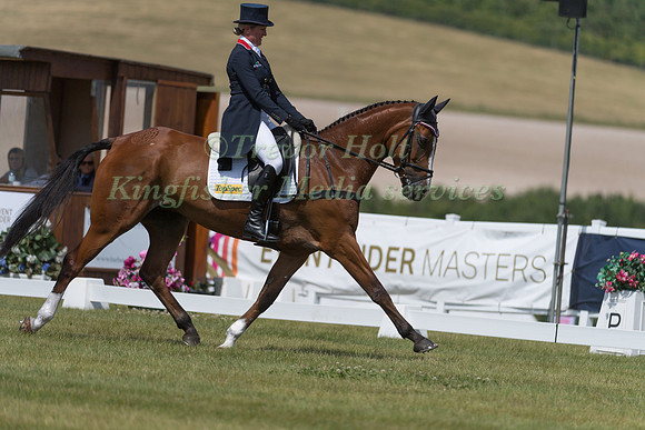 NICOLA WILSON (GBR) AND ONE TWO MANY-3