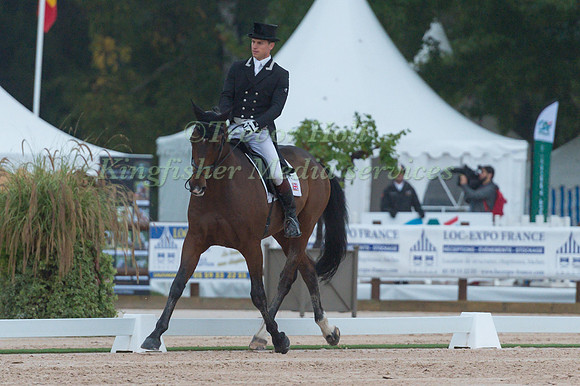 Tom Crisp (GBR) Coolys Luxury