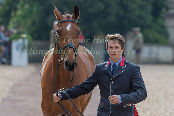 Tom McEwen (GBR) and  Toledo de Kerser