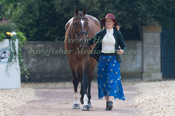 Malin Josefsson (SWE) and  Golden Midnight