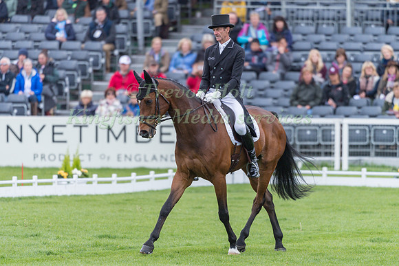 Mark Todd (NZL) and  NZB Campino