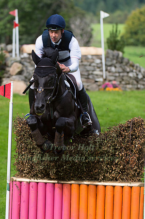 CHRISTOPHER  BURTON (AUS) RIDING POLYSTAR I