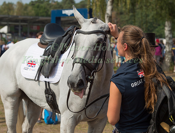 Chloe  Fry and Vendredi Biats