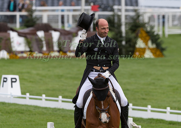 Tim Price (NZL) and  Ringwood Sky Boy