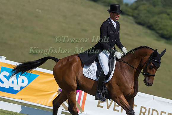 MARK  TODD (NZL) AND LEONIDAS II-3