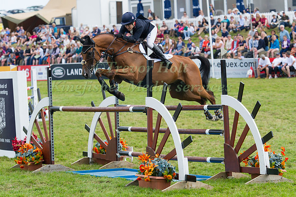LAURA COLLETT (GBR) RIDING PAMERO 4