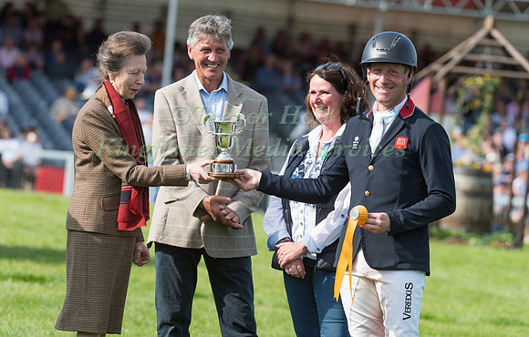 Oliver Townend recieving his prize from the Princess Royal.
