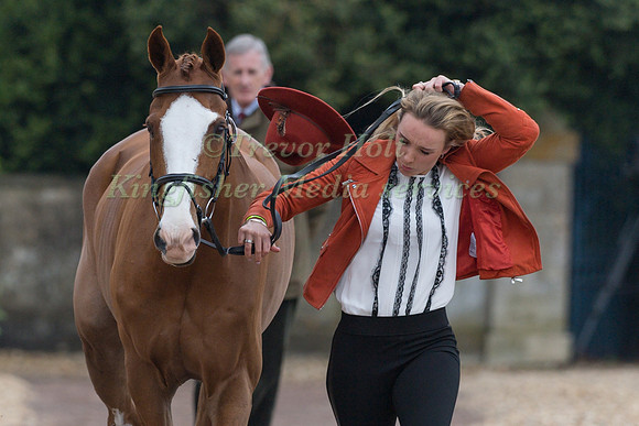 Emily King (GBR) and  Dargun