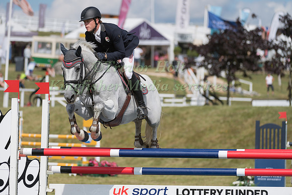 SAM ECROYD (GBR) AND ARCO BB-6
