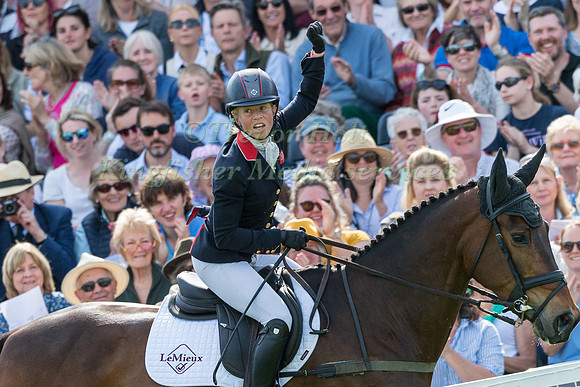 Rosalind Canter (GBR) and Lordships Graffalo