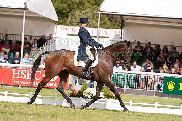 Louise Skelton and Bit of a Barney