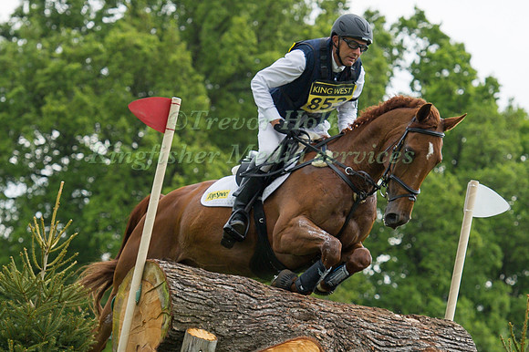Bill Levett  (AUS) Riding  Alexander NJ