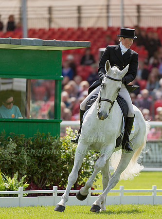 Louisa Milne Home (GBR) riding King Eider