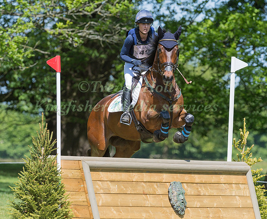 JESSICA WATTS (GBR) AND A SPORTSFIELD CAYENNE