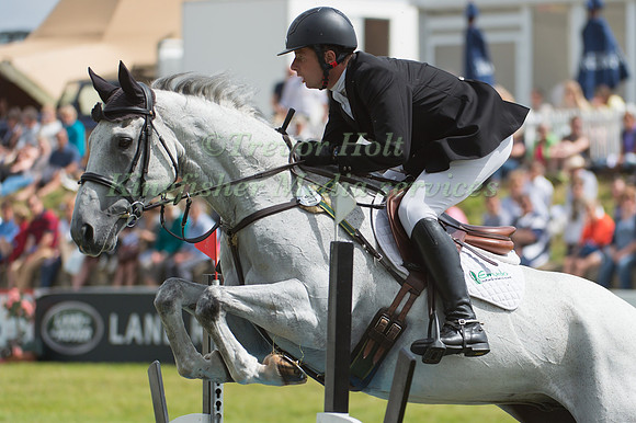 HARRY DZENIS (GBR) RIDING XAM