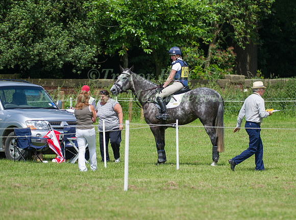Nicola Wilson and Columbine waiting to go Cross Country