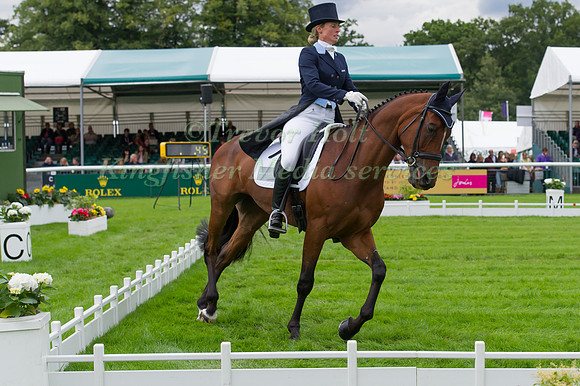Jodie Amos (GBR) and  Wise Crack