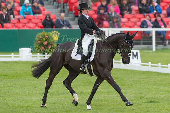 Nana Dalton (GBR) riding Absolut Opposition