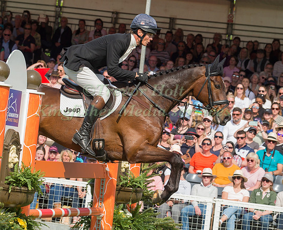 William Fox-Pitt (GBR) and Little Fire