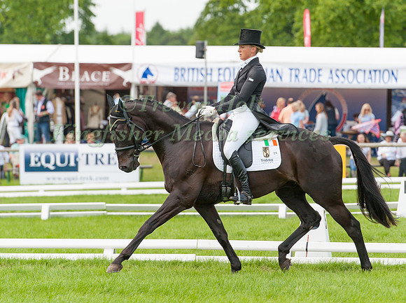 Aoife Clark and Vaguely North