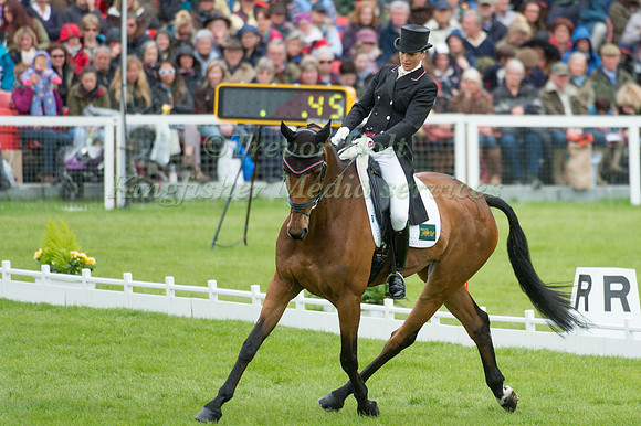 Sarah Bullimore (GBR) riding Reve Du Rouet