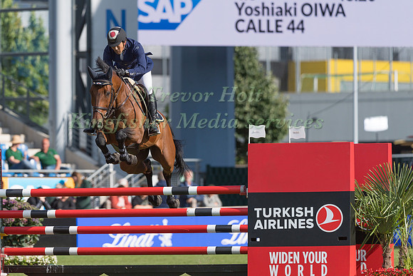 YOSHIAKI OIWA AND CALLE 44