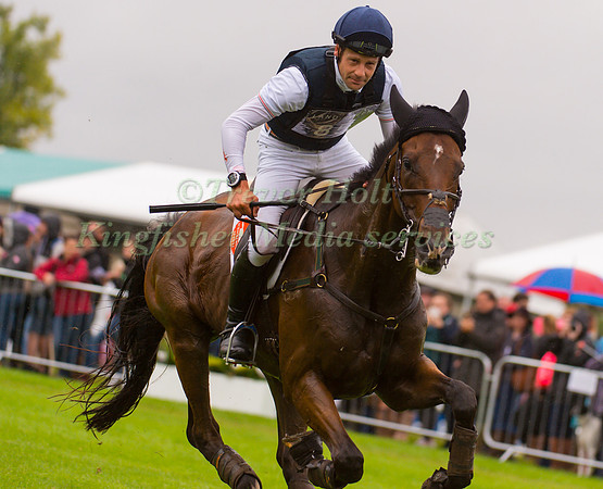 CHRISTOPHER  BURTON (AUS) RIDING NOBILIS 18