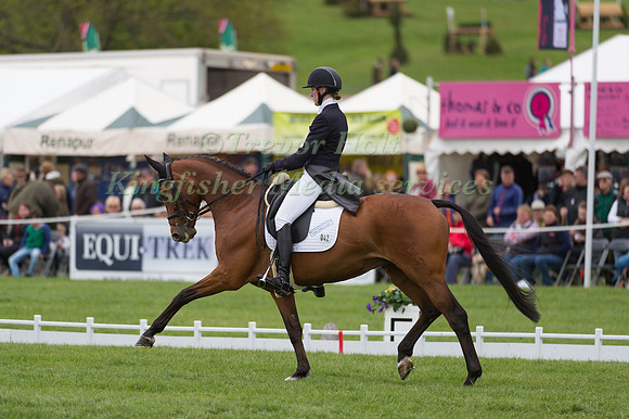 BELLA INNES KER  (GBR) RIDING  CAROLYN COMPETING IN THE  DRESSAGE PHASE OF THE  CIC THREE STAR COMPETITION AT THE  2017 DODSON AND HORRELL  CHATSWORTH INTERNATIONAL HORSE TRIAL.