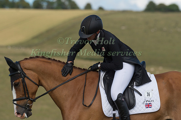 EMILY KING (GBR) AND DARGUN-3