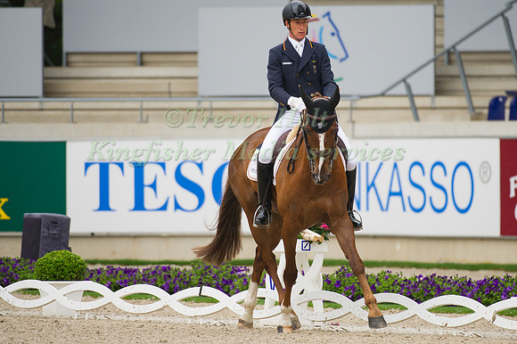 Dirk Schrade and Hop and Skip