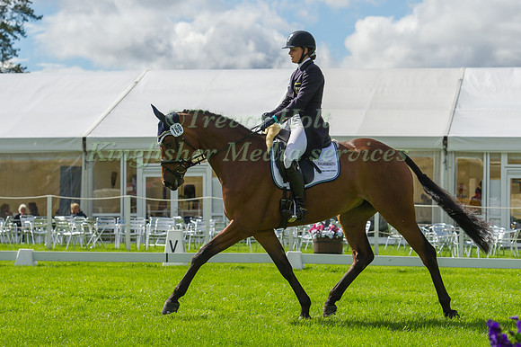 JOSEPHINE  SCHNAUFER (GER) RIDING VIVIAN 47