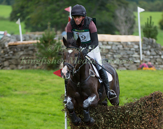 DAN  JOCELYN (NZL) RIDING PHOENIX L