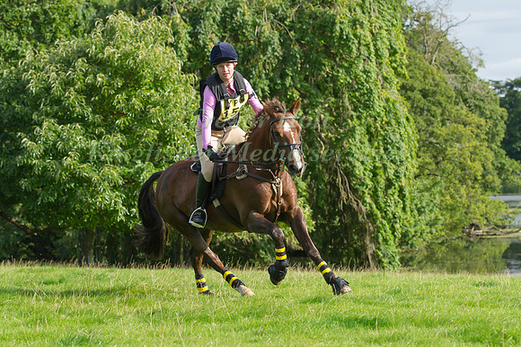 Sophie Milestone riding Bellindene Norman
