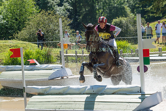BLYTH  TAIT (NZL) RIDING LEO DISTINCTION