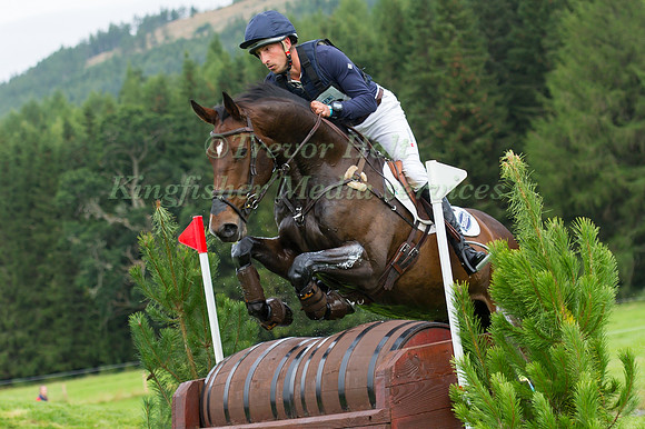 TIM  PRICE (NZL) RIDING SMOOTH EMPEROR