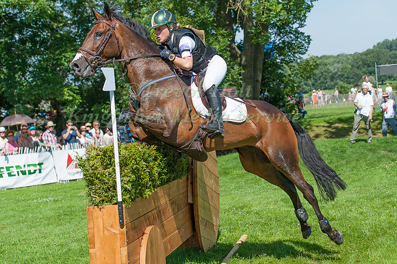 Camilla Speirs riding Portersize Just a Jiff  cross country