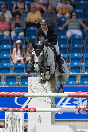 ANIEK POELS AND COSMA GO R