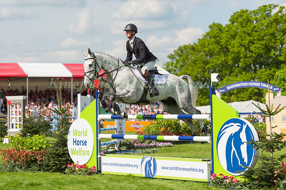 Tom Jackson (GBR) and Capels Hollow Drift