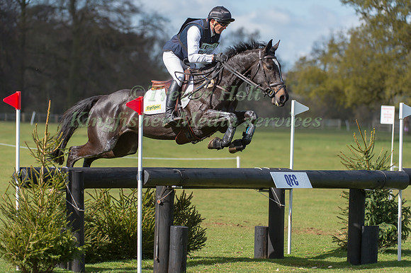 Bill  Levett (AUS) riding Scarlett O Tara