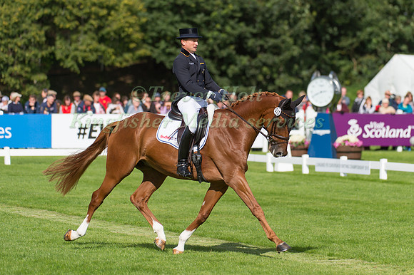 Michael Jung of Germany riding Fischer Takinou
