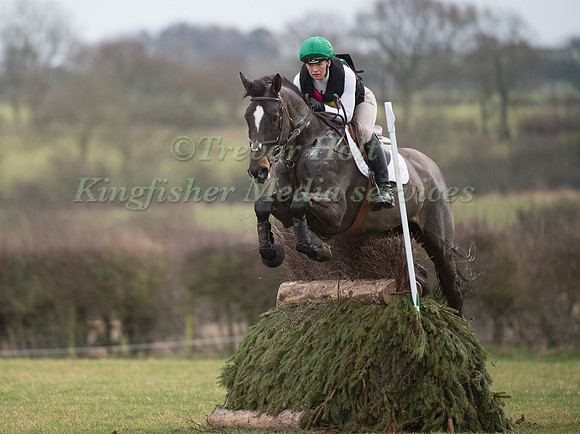Lauren Shannon riding Kilcannon Crunch