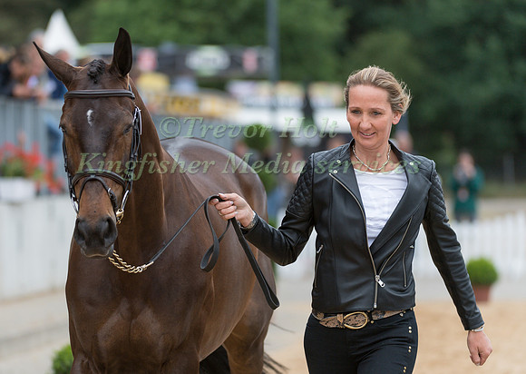 JULIE TEW (GBR) AND SIMPLY SOX