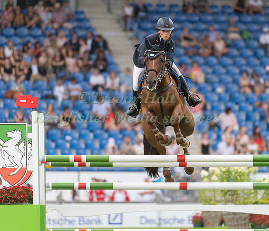 LOUISE SVENSSON JAHDE (SWE) AND UTAH SUN