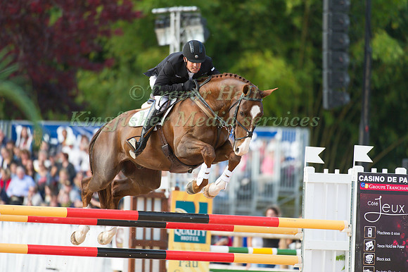 Jonathan Paget of New Zealand riding Clifton Signature
